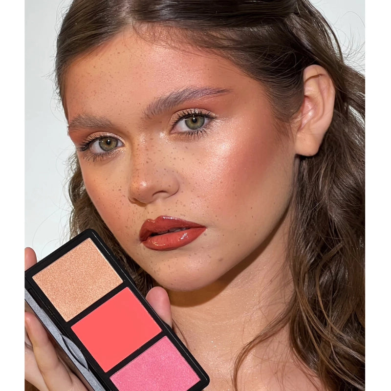 Coral Cheeks Trio  Palette MUP
